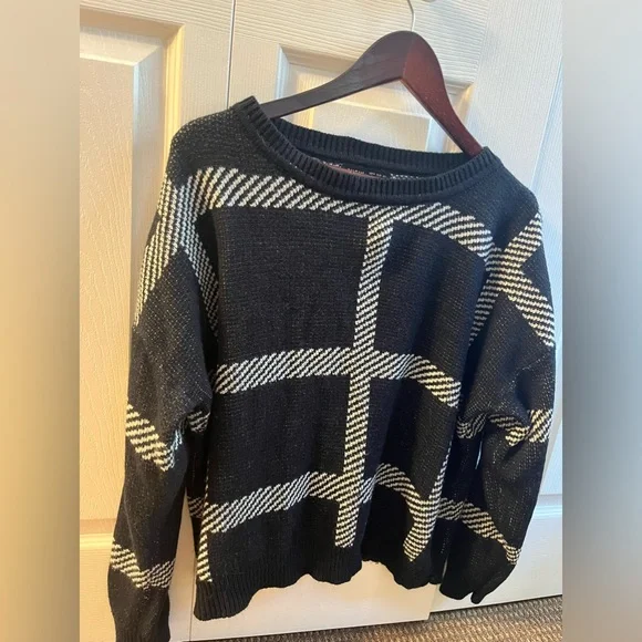 Cute sweater - Picture 3 of 4